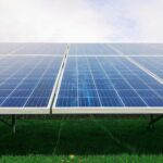 How solar panels contribute to a cleaner environment